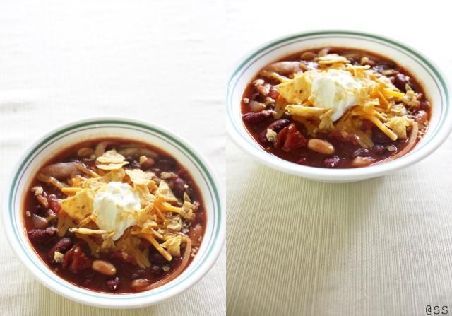 Crock Pot Bean Chili. Vegetarian