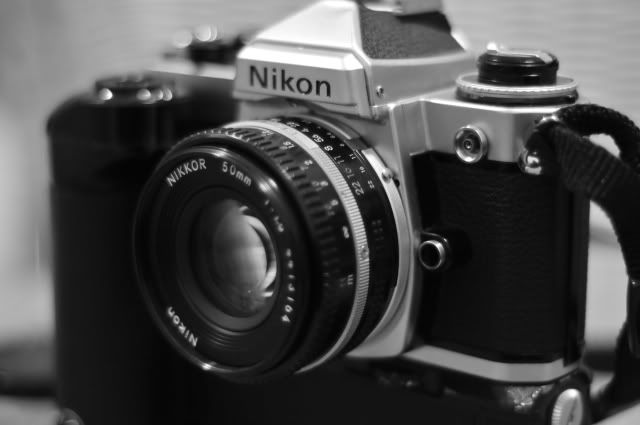 Nikon FE + MD-12 + 50mm f1.8
