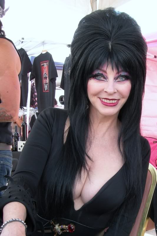 Elvira Close-Up