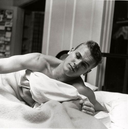 photo In_bed_with_Tab_zps3wqvcyhg.jpg
