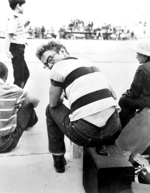 photo James_Dean_underwear_Frank_Worth_1955_zpsac2431be.jpg