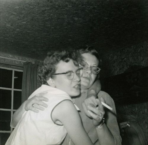 photo drunk_lesbians_zpsf9922a42.jpg