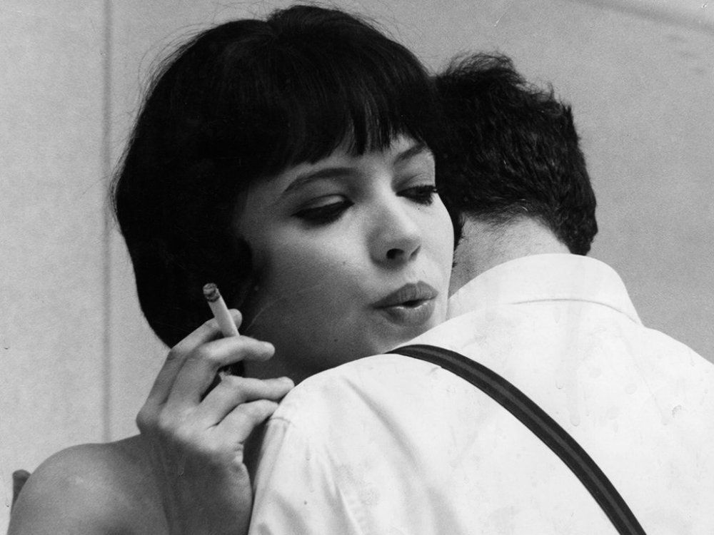  photo vivre-sa-vie-1962-003-anna-karina-smoking-shoulder_zpsw1bo06he.jpg