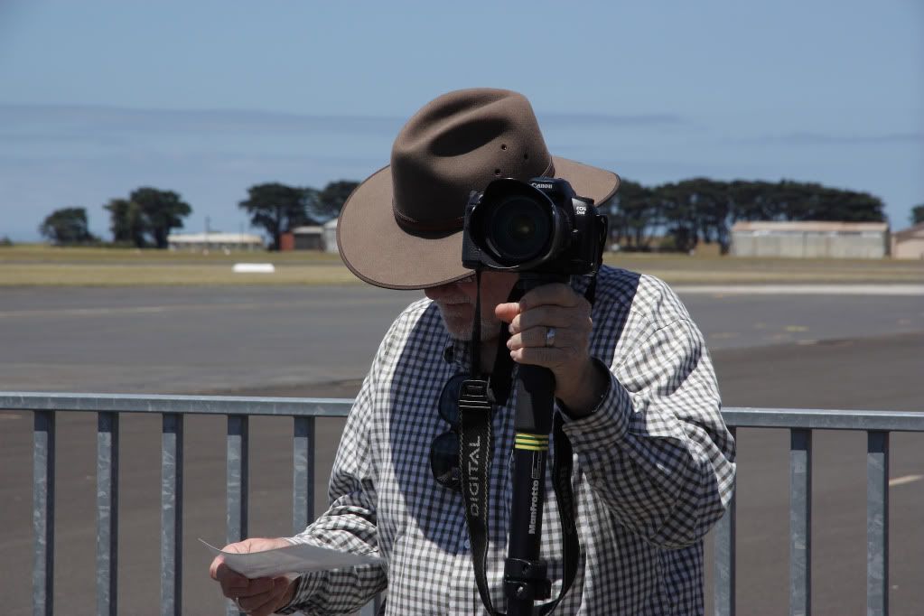 IMAGE: http://i60.photobucket.com/albums/h23/lionelwh/125r-1.jpg