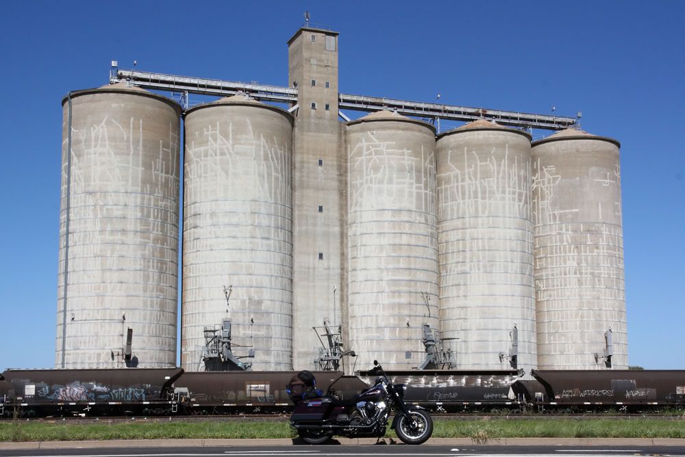 IMAGE: http://i60.photobucket.com/albums/h23/lionelwh/IMG_0001-1.jpg