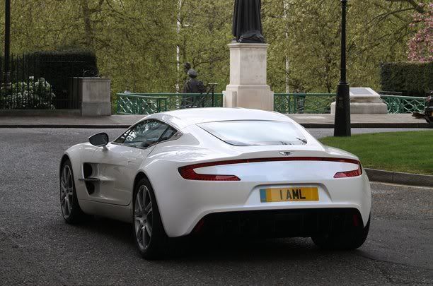 AstonMartin-One-3041010108154271600.jpg