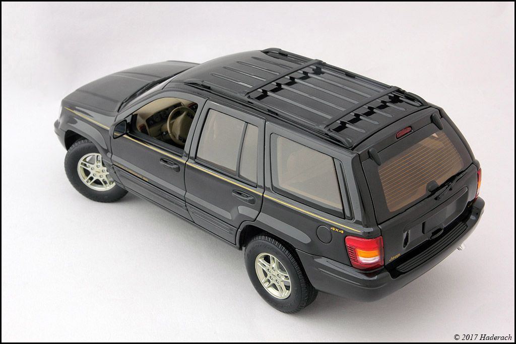 118 1999 Jeep Grand Cherokee (AutoArt) DX Trucks SUV Haulers