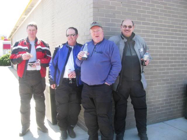 http://i60.photobucket.com/albums/h34/DavidLSI/Spring%20Break%20Out%20Ride%202009/SpringBreakout2009001.jpg