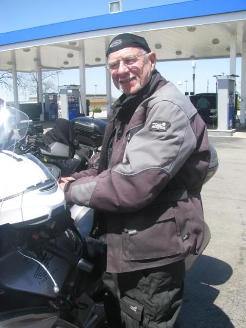 http://i60.photobucket.com/albums/h34/DavidLSI/Spring%20Break%20Out%20Ride%202009/SpringBreakout2009002.jpg