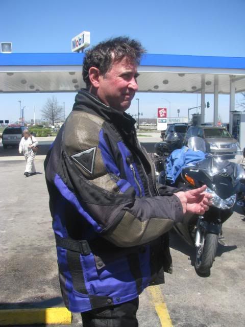 http://i60.photobucket.com/albums/h34/DavidLSI/Spring%20Break%20Out%20Ride%202009/SpringBreakout2009004.jpg