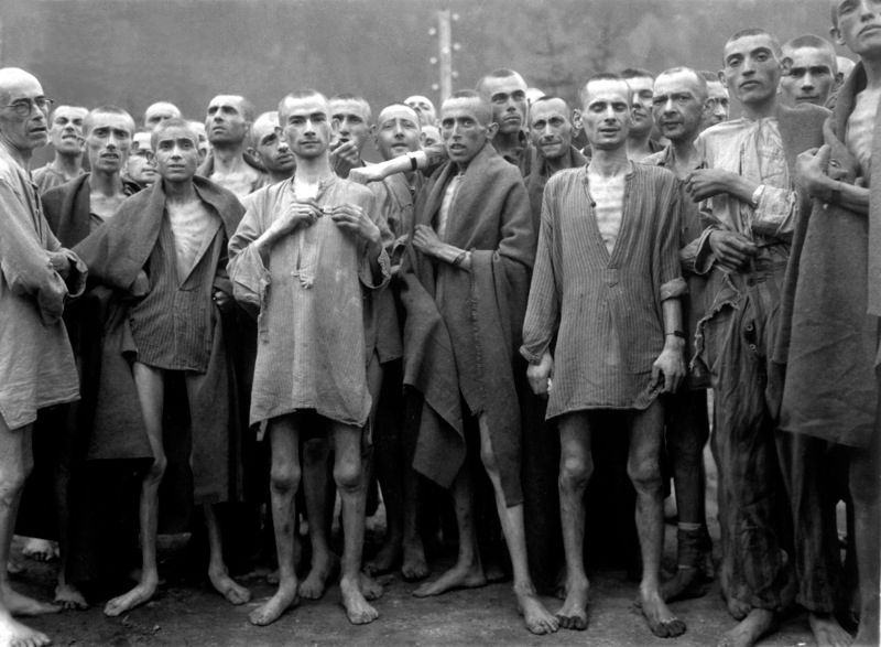 Ebensee_concentration_camp_prisoners_1945_zpsx8fcnmie.jpg