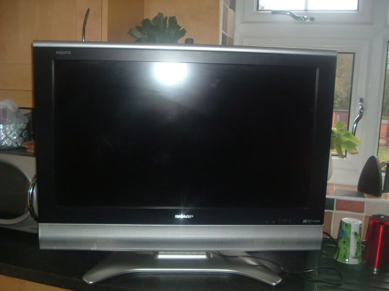 SHARP AQUOS 32 " LCD + FREEVIEW | Volkszone Forum