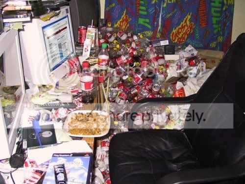 messy_computer_room.jpg