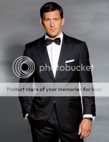 MALE MODELS IN SUITS: Martin Lowe for Müller Masshemden
